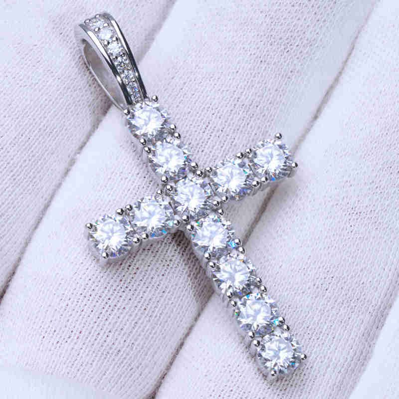 4.51 CARAT VVS MOISSANITE CROSS IN WHITE GOLD