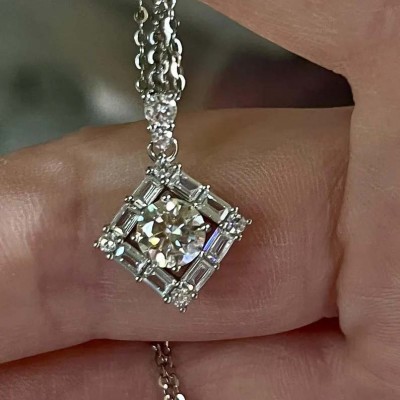 1CT White or Blue Round Brilliant Moissanite Necklace