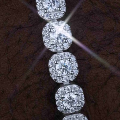 925S & VVS Moissanite 8MM Clustered Tennis Bracelet