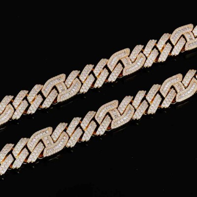 15mm Prong Baguette 18K Gold Curb Chain