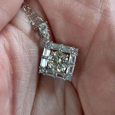 1CT White or Blue Round Brilliant Moissanite Necklace